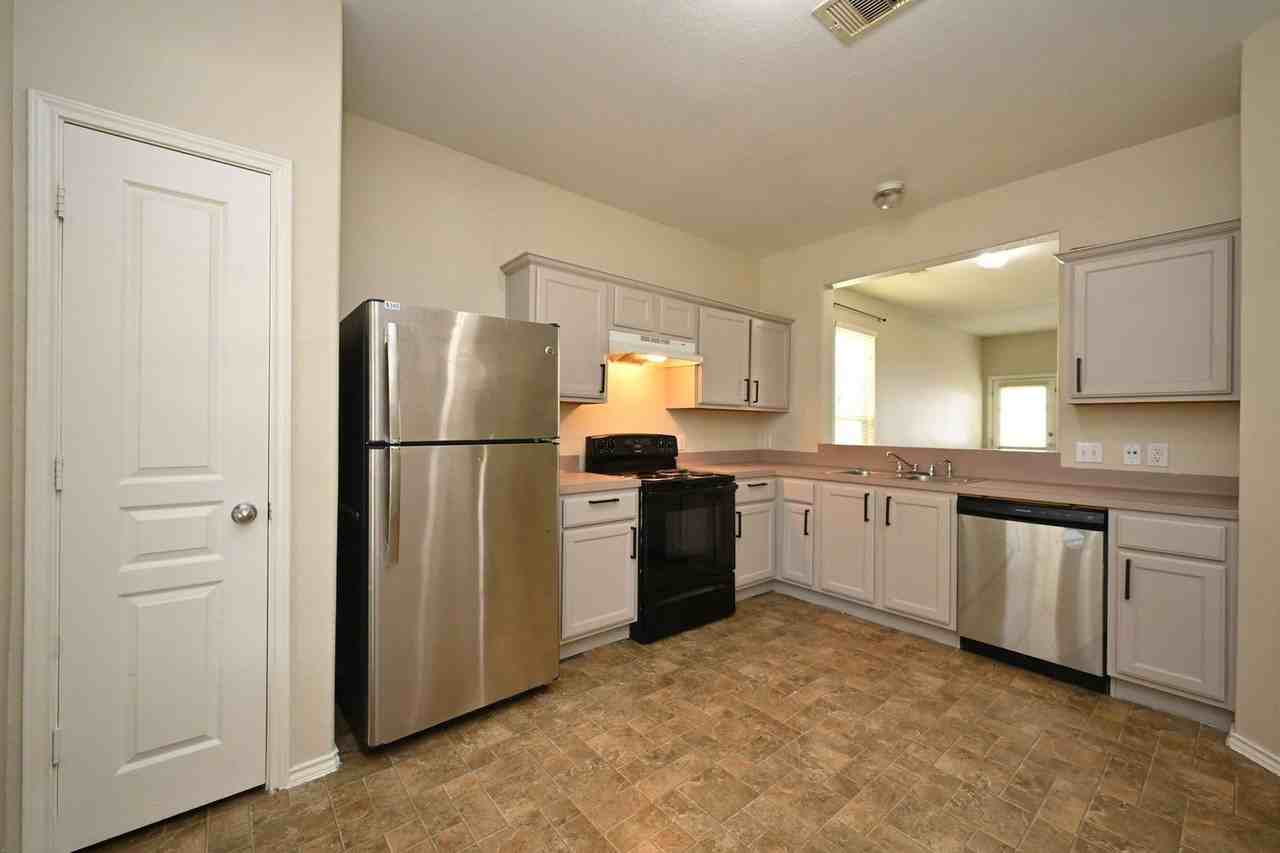 16806 Mammoth Springs Dr - Photo 3 of 17