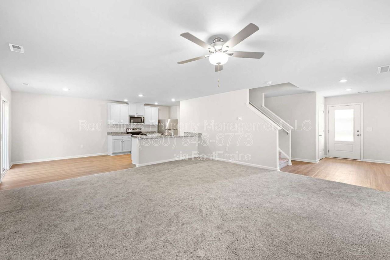 1157 Nia Rd - Photo 4 of 22