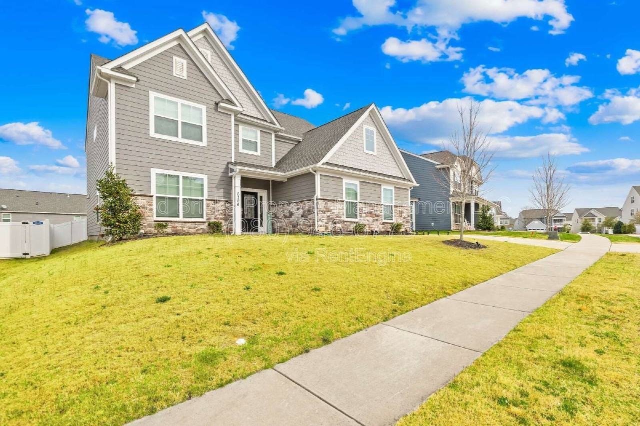 6126 Russo Ct - Photo 2 of 39