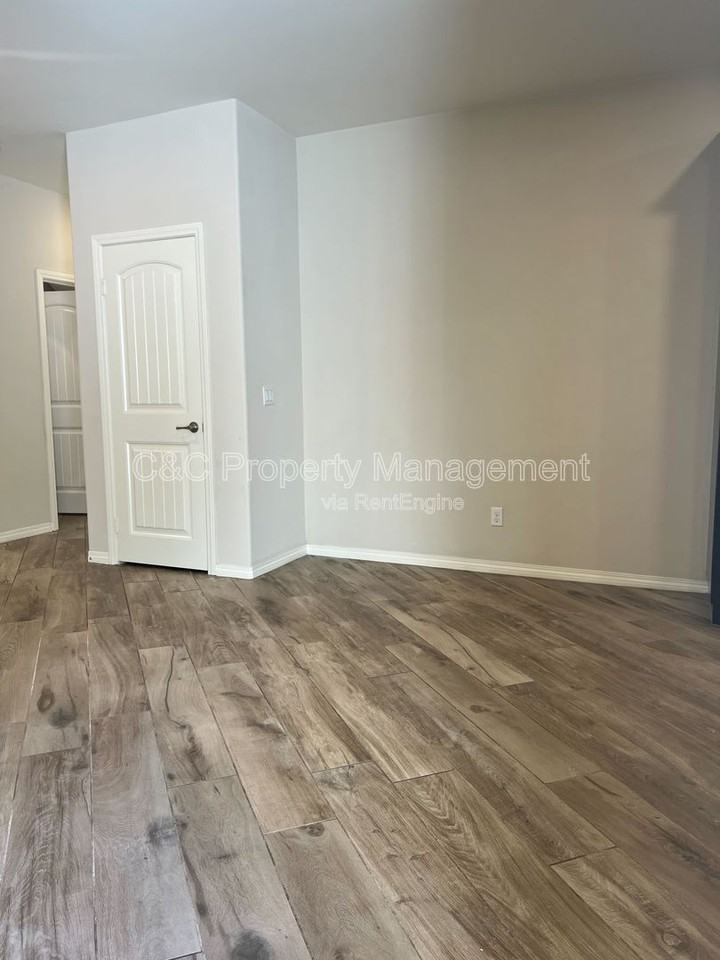 6088 Sendero Ave - Photo 4 of 26