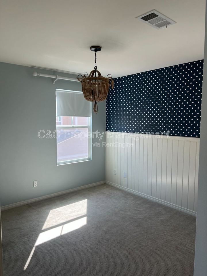 6088 Sendero Ave - Photo 7 of 26