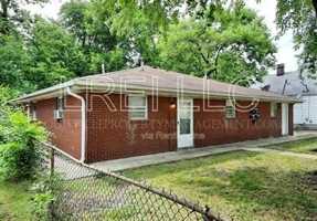 featured image of 4408 S 1st St #1