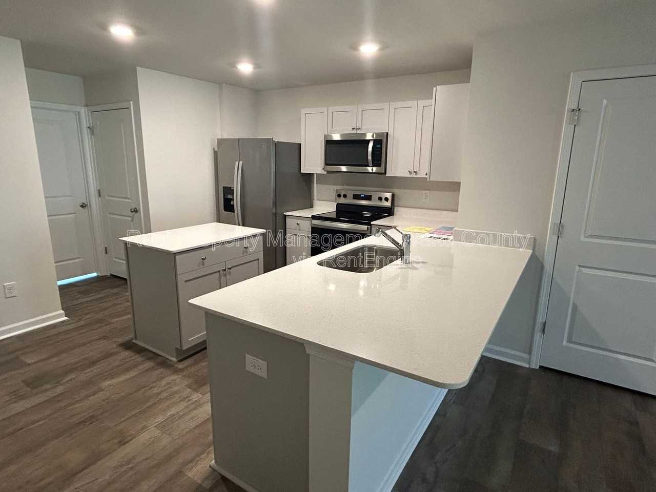 8515 Beckett Chase Way - Photo 3 of 33