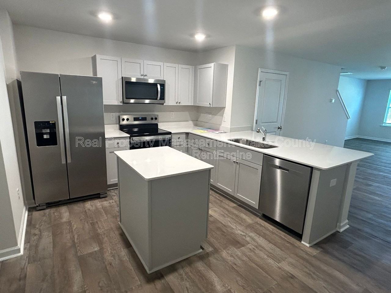 8515 Beckett Chase Way - Photo 4 of 33