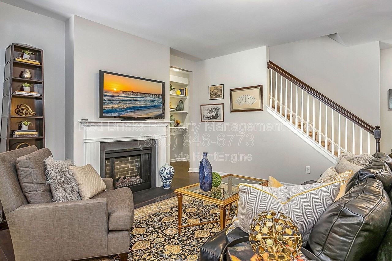 9449 Glenburn Lane - Photo 6 of 42