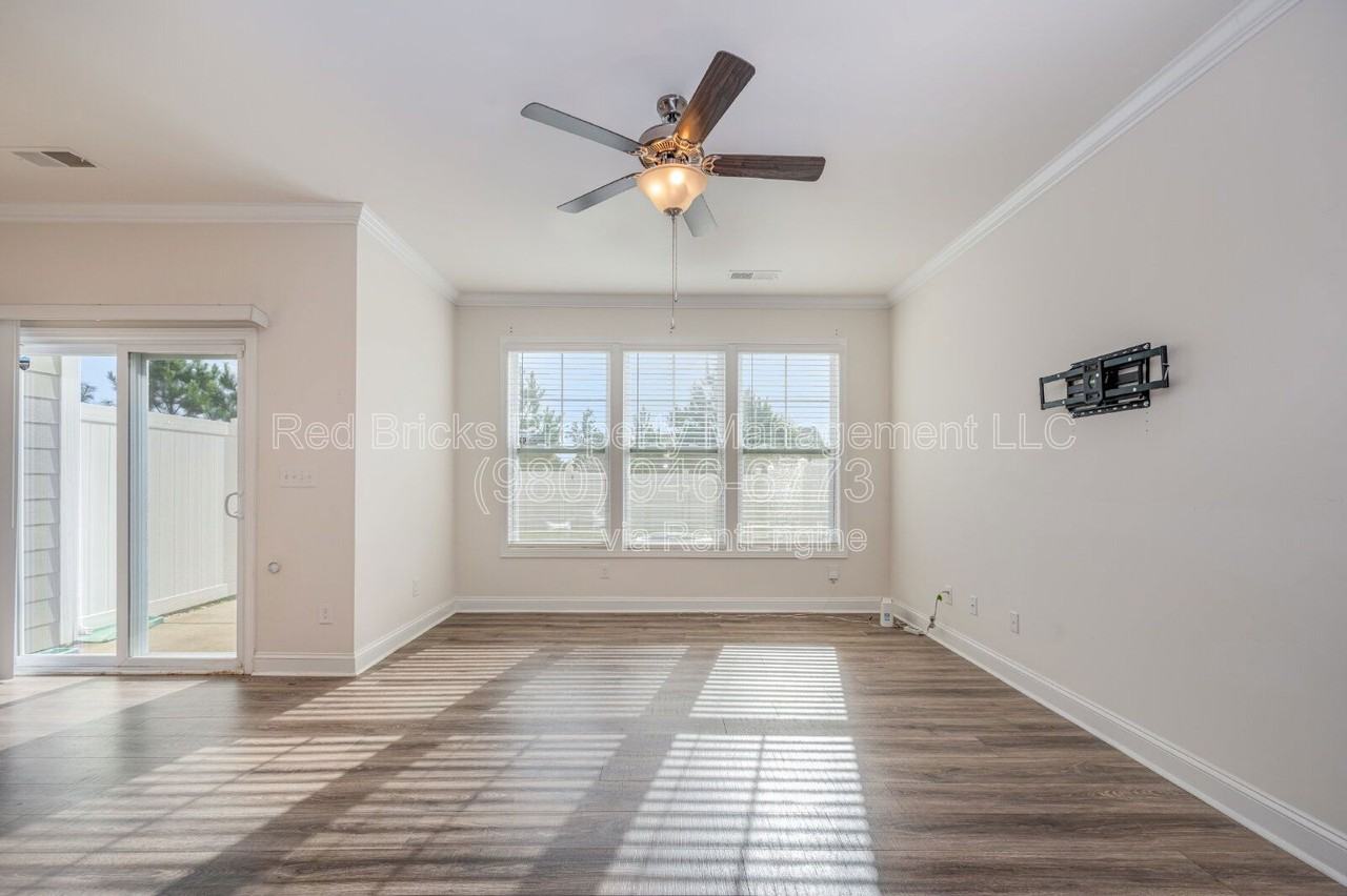 630 Cypress Glen Ln - Photo 7 of 25