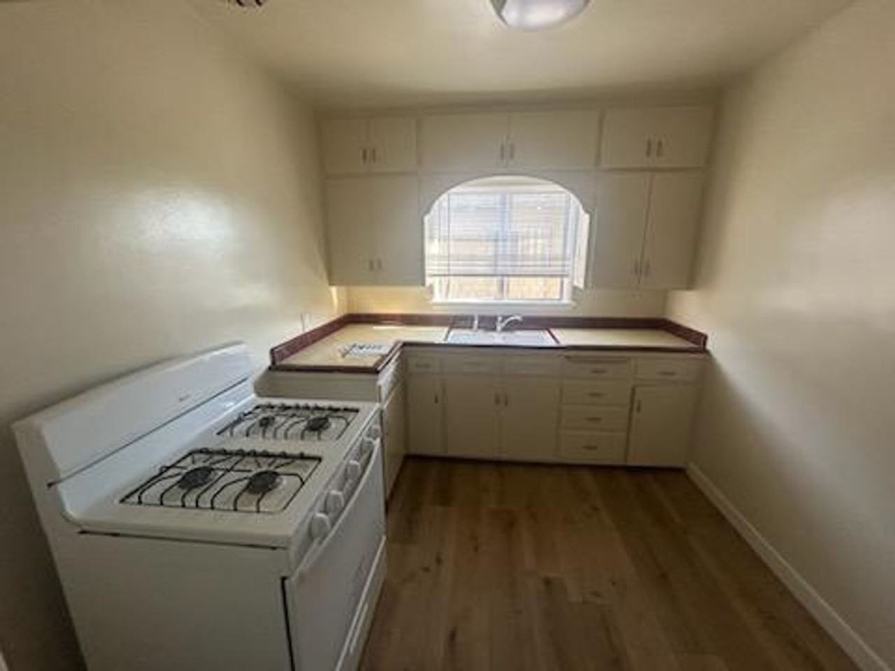 1536-38 Locust Ave - Photo 6 of 50