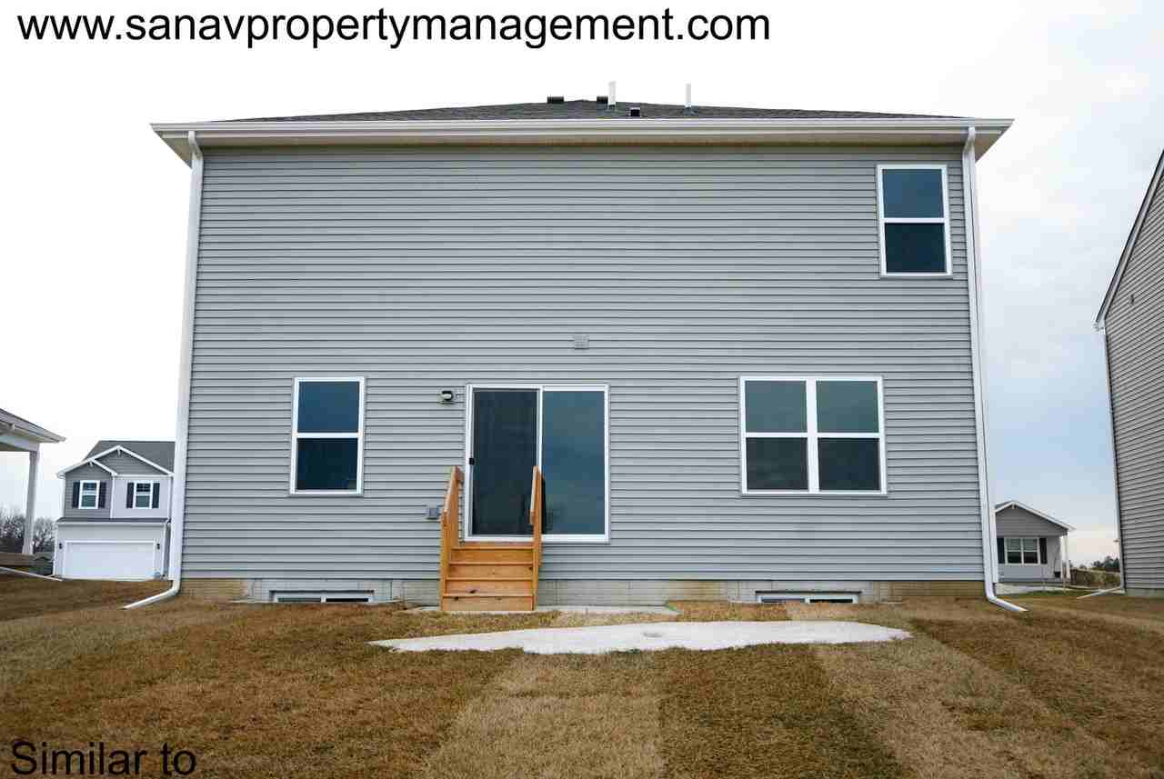 2425 Se Fox Valley Dr - Photo 3 of 9