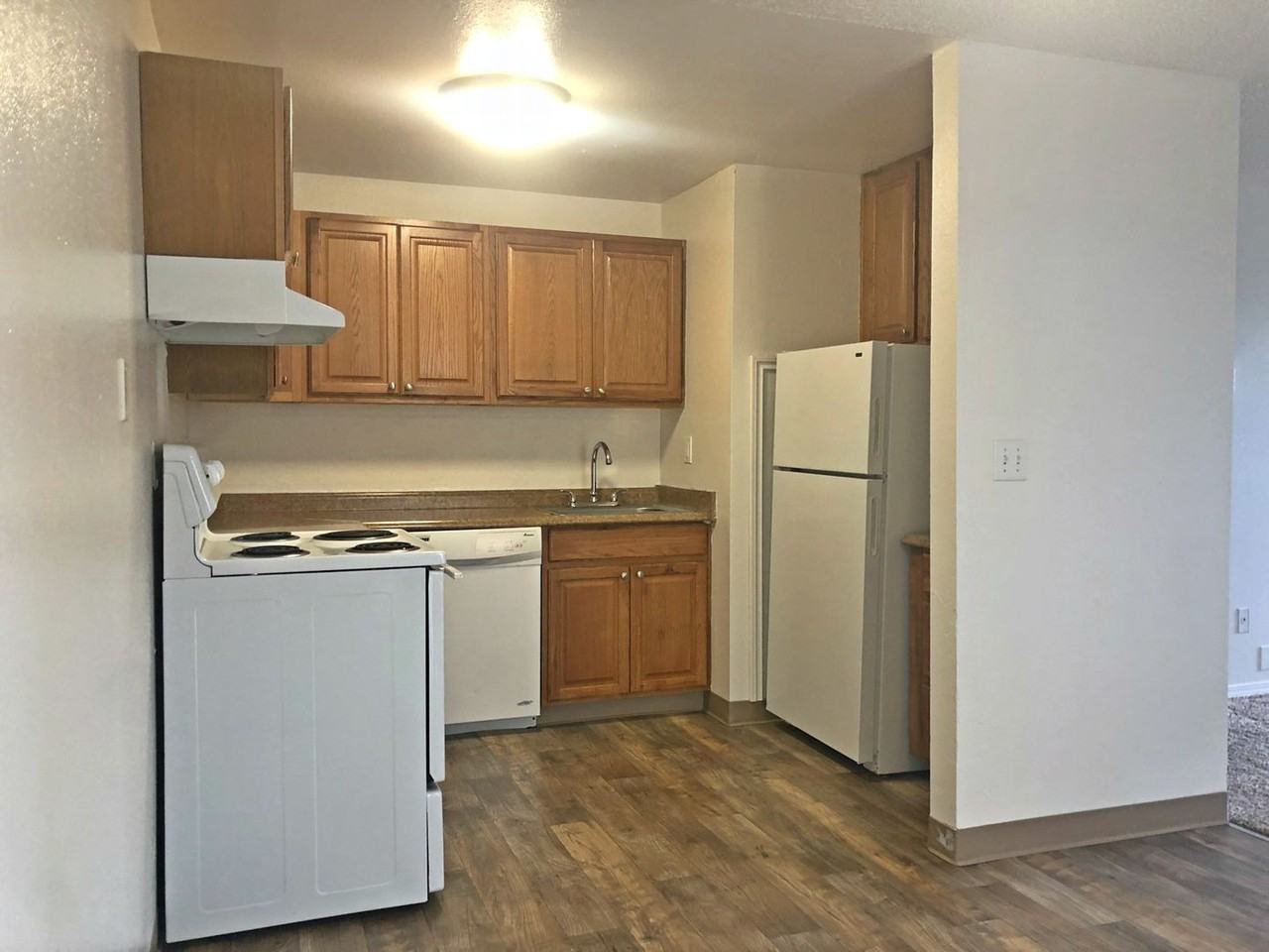 Oaks - Photo 7 of 50