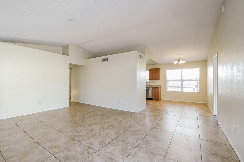 4774 W Menadota Dr - Photo 4 of 16