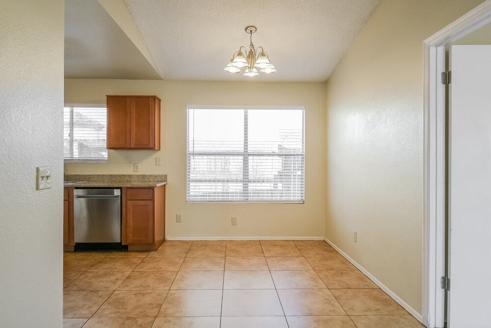 4774 W Menadota Dr - Photo 6 of 16