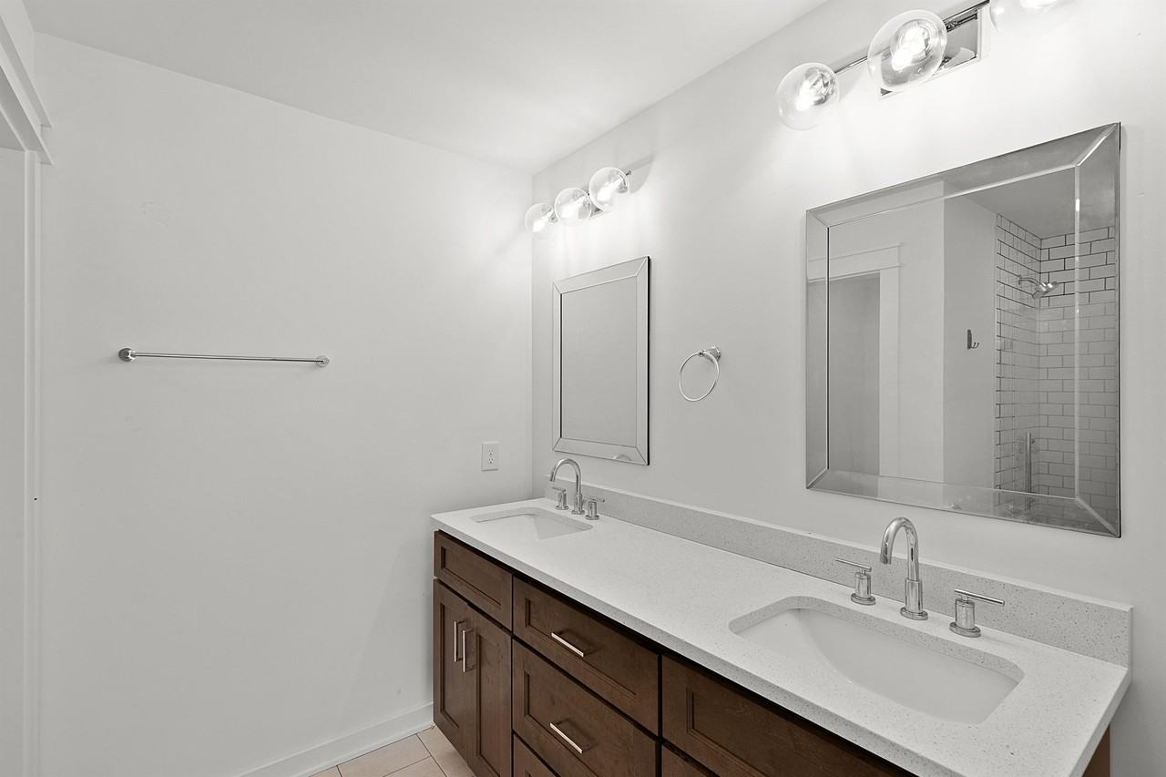 256 Morgan St #B - Photo 2 of 17