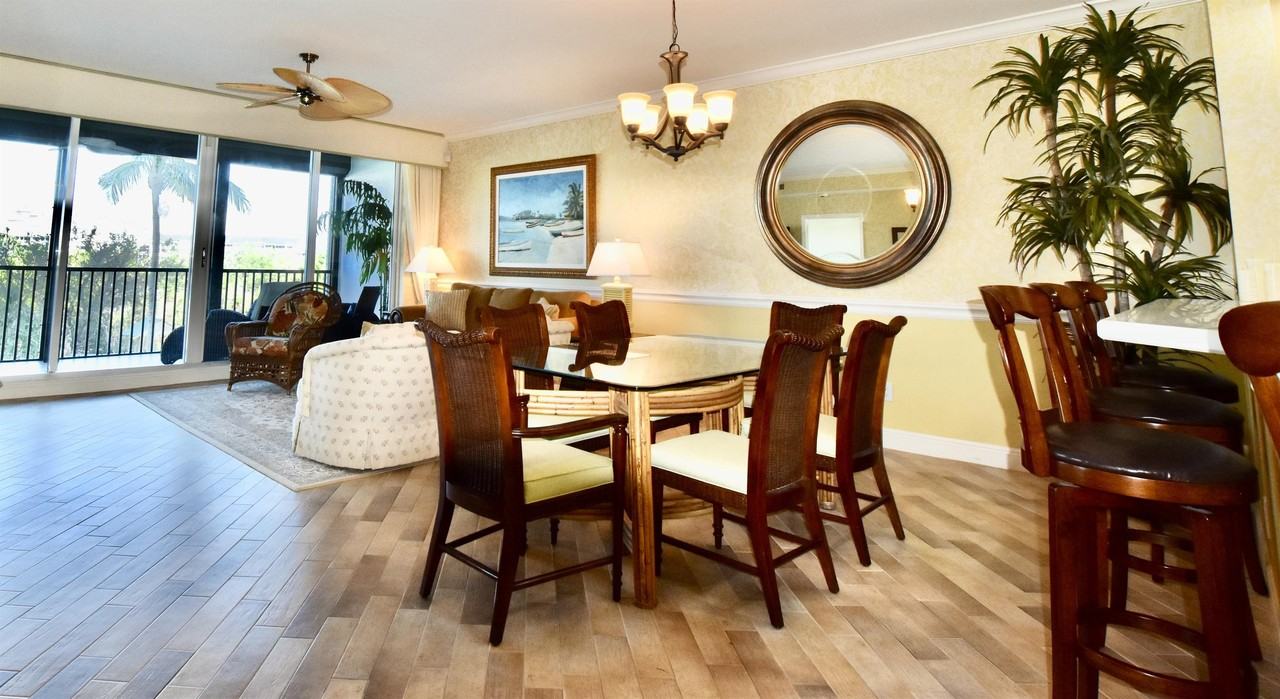 430 Cove Tower Dr #1 - Photo 3 of 47