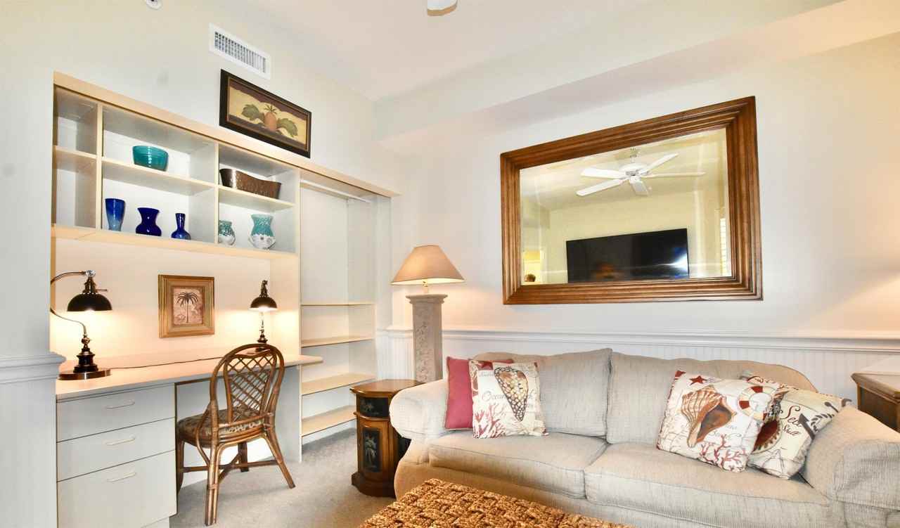 430 Cove Tower Dr #1 - Photo 3 of 47