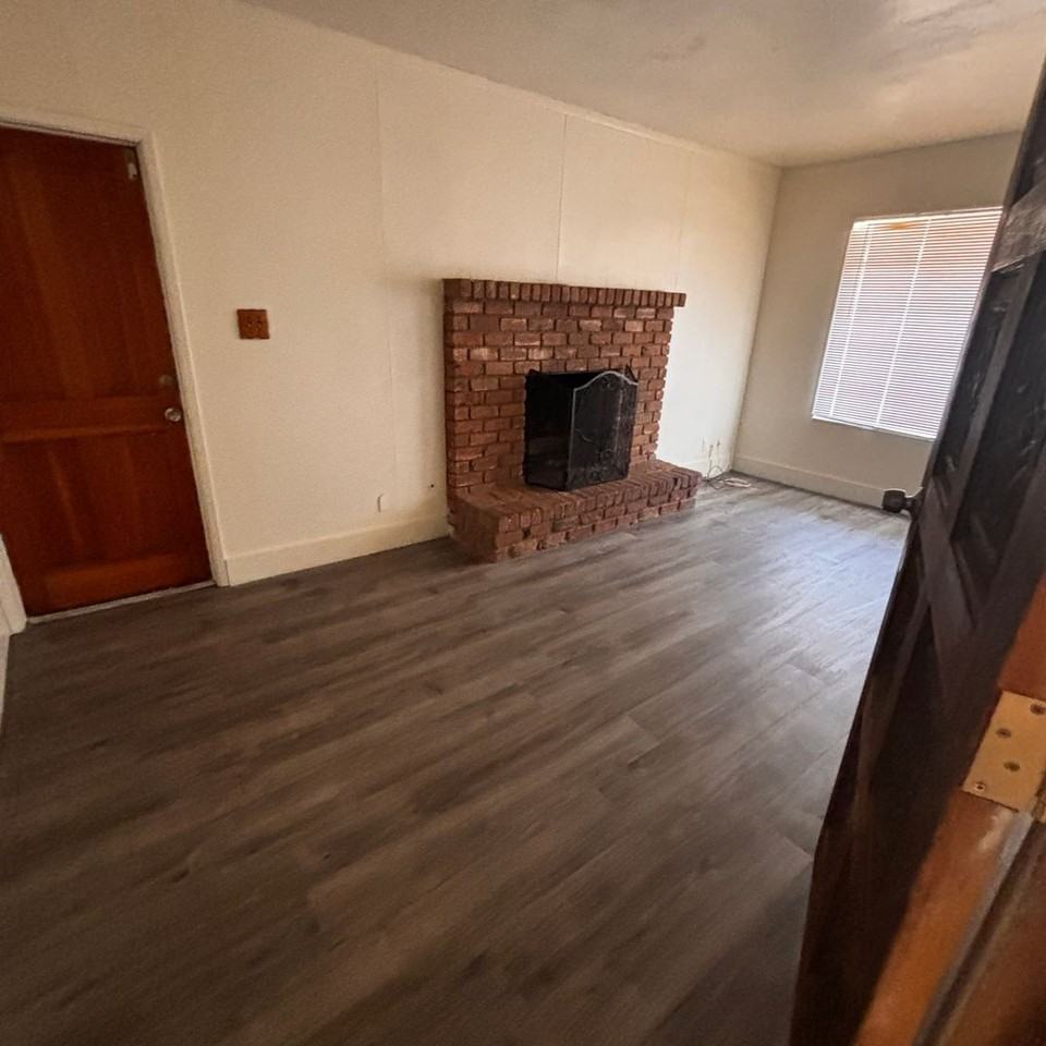 1431 W 7th Pl - Photo 3 of 16