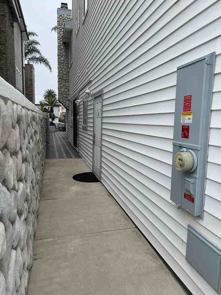 410 7th St - Photo 2 of 18