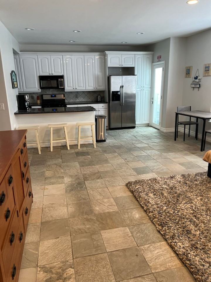 410 7th St - Photo 7 of 18