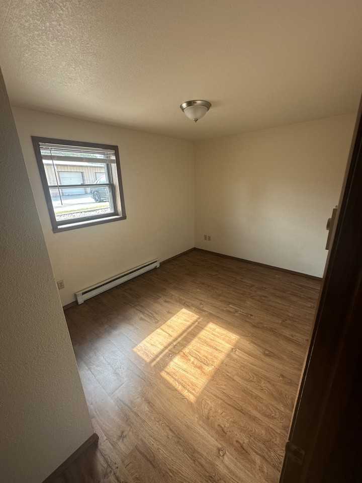 1020 Oviatt St #10 - Photo 4 of 5