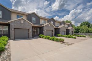 featured image of 3061 W Cardinal St