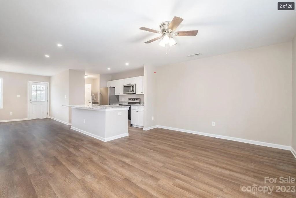 1343 Ontario Dr - Photo 4 of 7