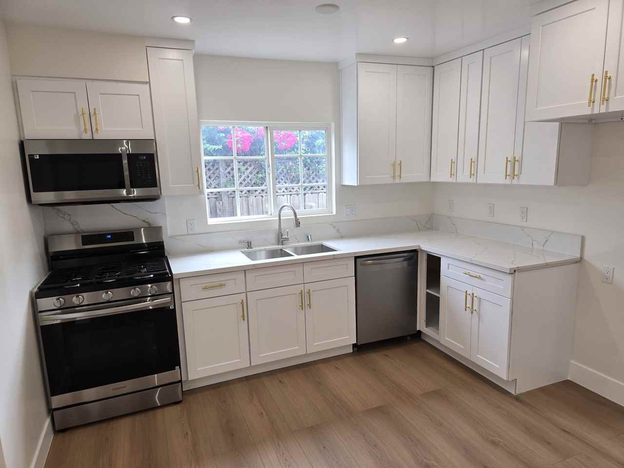 6703 Cedros Ave #NA - Photo 2 of 24