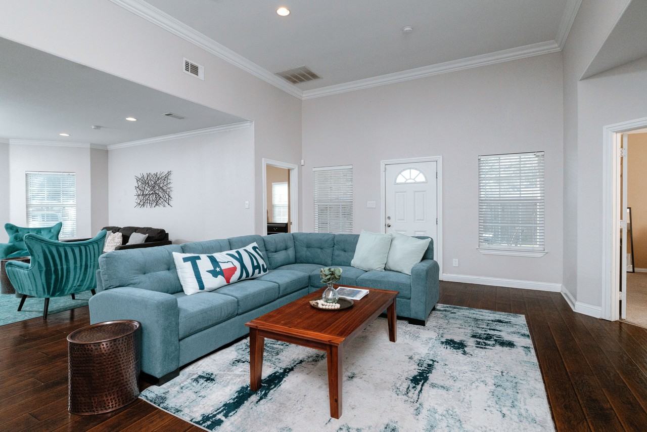 3014 Falls Dr #NA - Photo 3 of 34