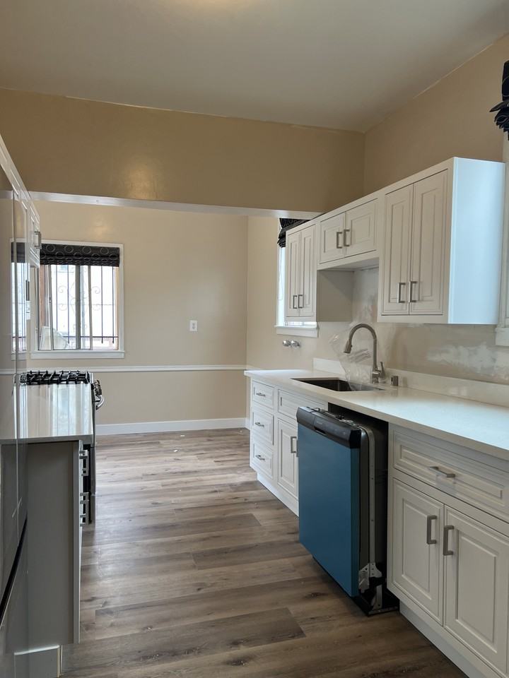 2418 Lombard St #2 - Photo 3 of 16