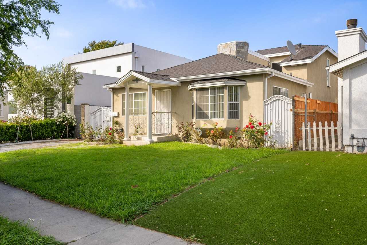 1732 S Carmelina Ave #NA - Photo 5 of 44