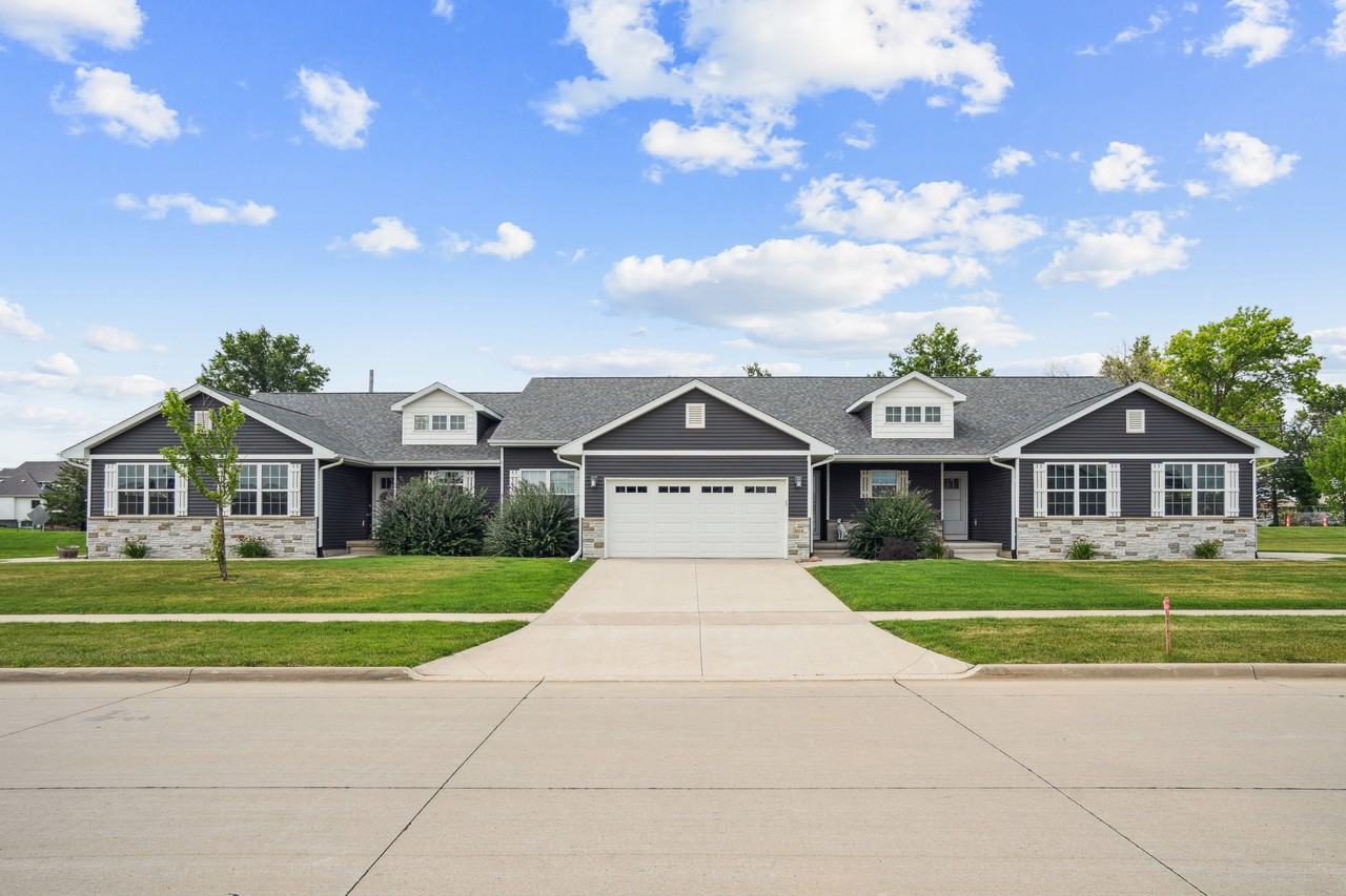 3016 Sherwood Dr - Photo 2 of 26