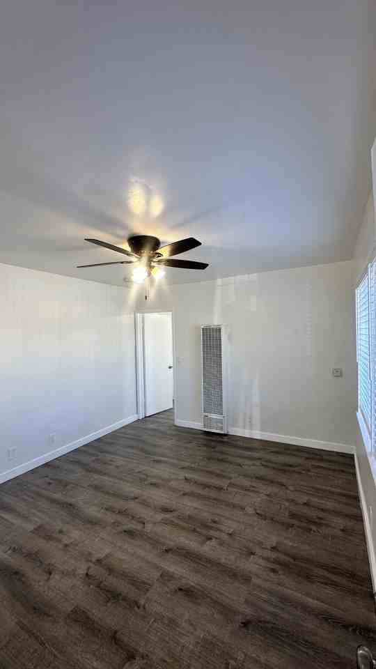 1022 West 109th Place #A - Photo 5 of 9