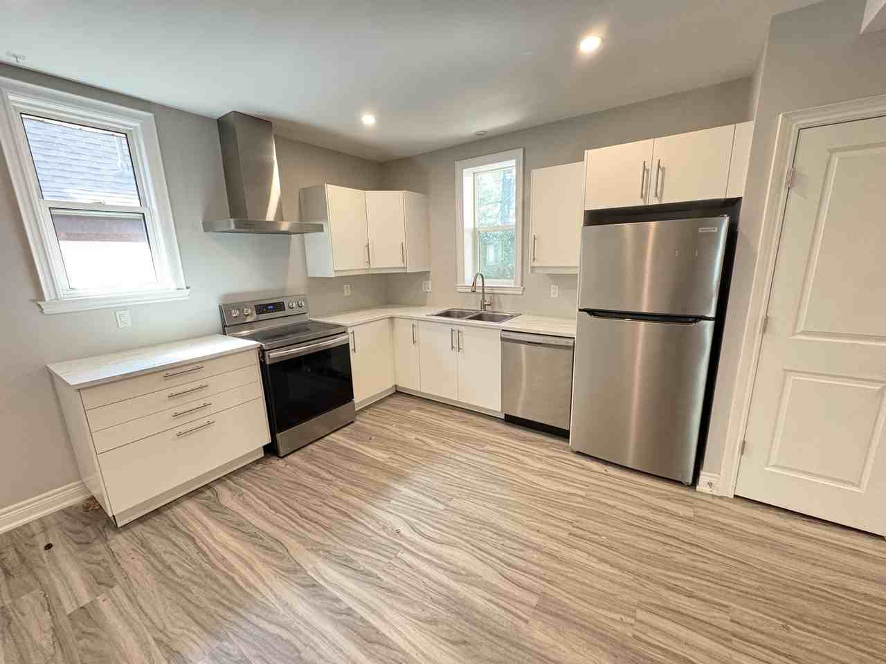 200 Holton Ave S - Photo 3 of 20