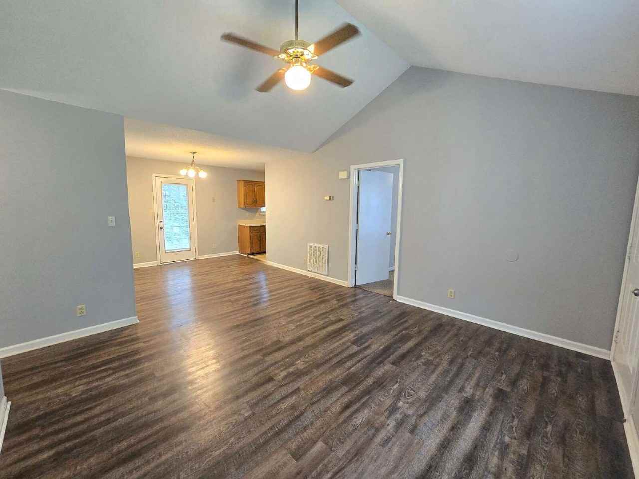 572 Danielle Dr - Photo 3 of 20