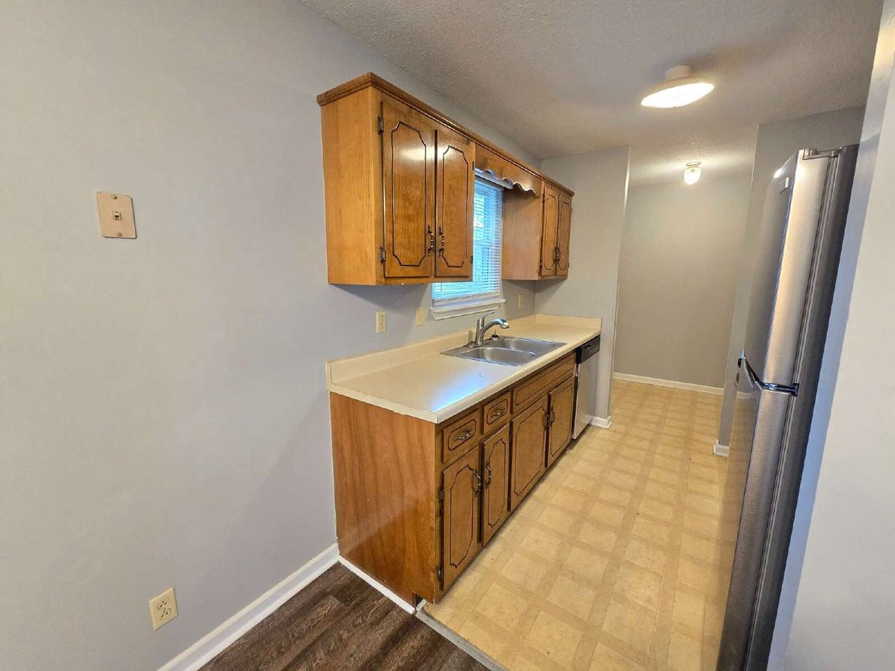 572 Danielle Dr - Photo 5 of 20