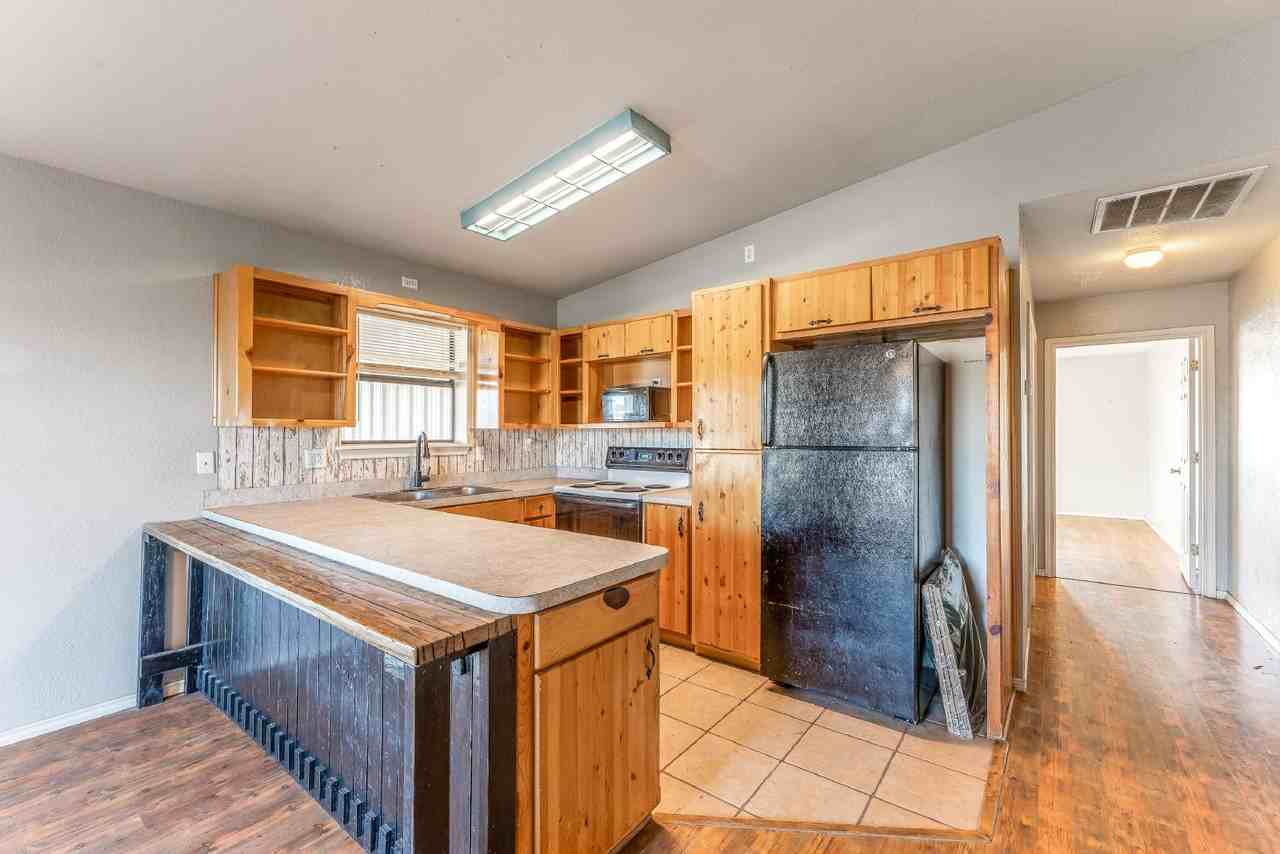 2061 County Road 371 - Photo 4 of 17