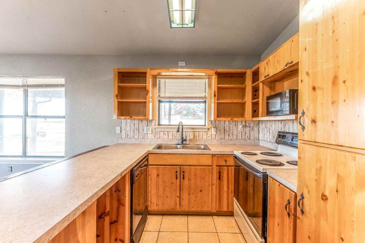 2061 County Road 371 - Photo 5 of 17