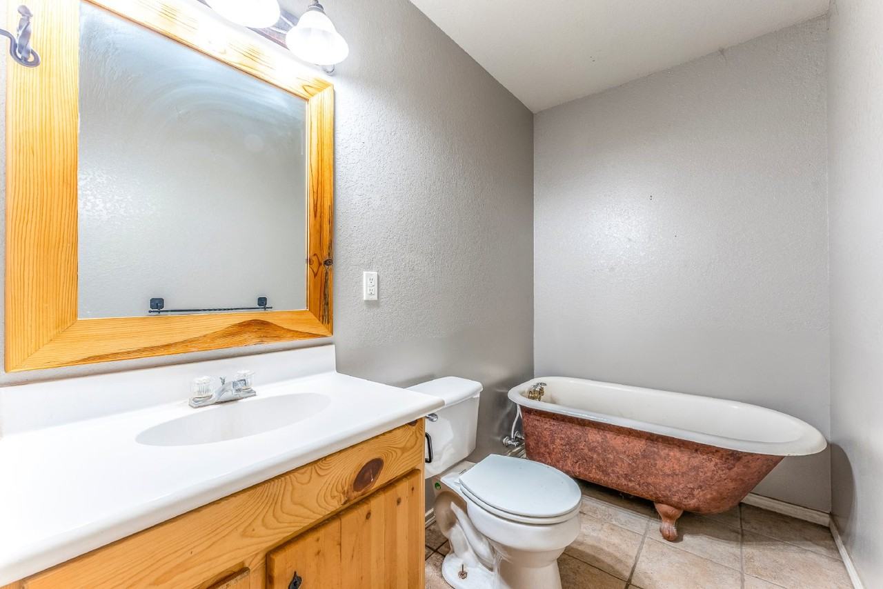 2061 County Road 371 - Photo 6 of 17