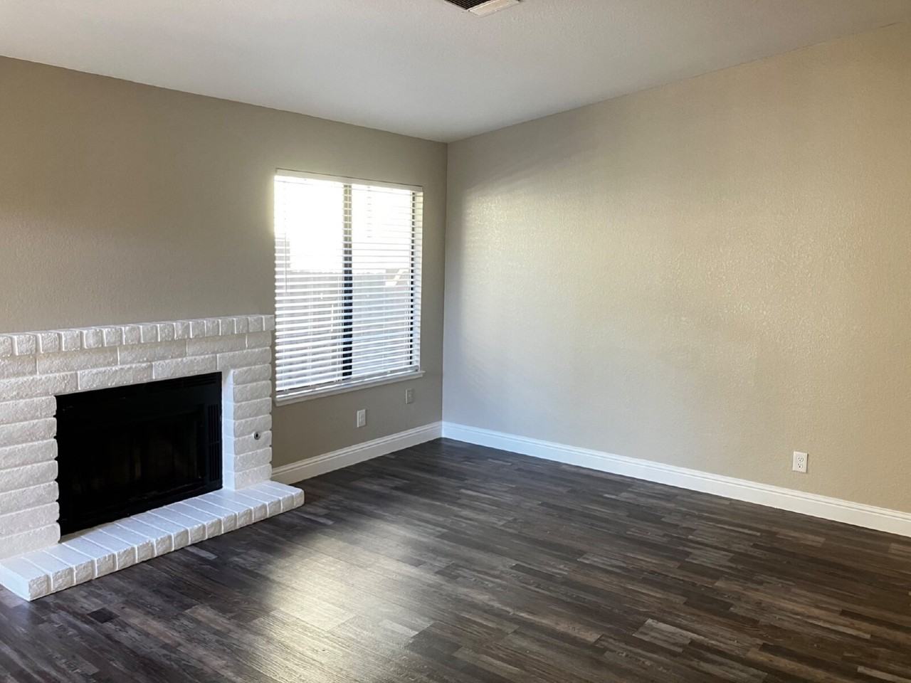 3559 Guadalupe Avenue - Photo 2 of 12