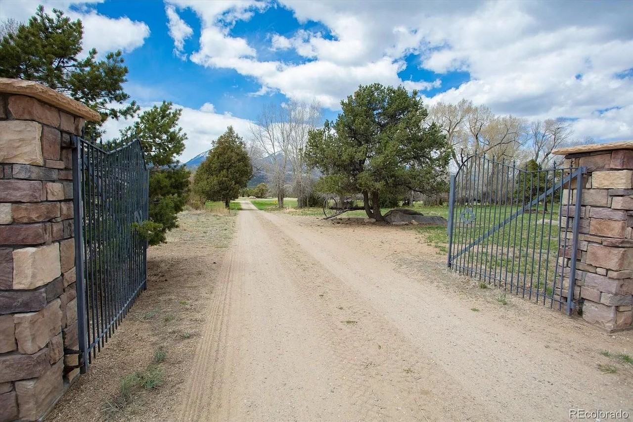12135 E County Road 190 - Photo 3 of 50