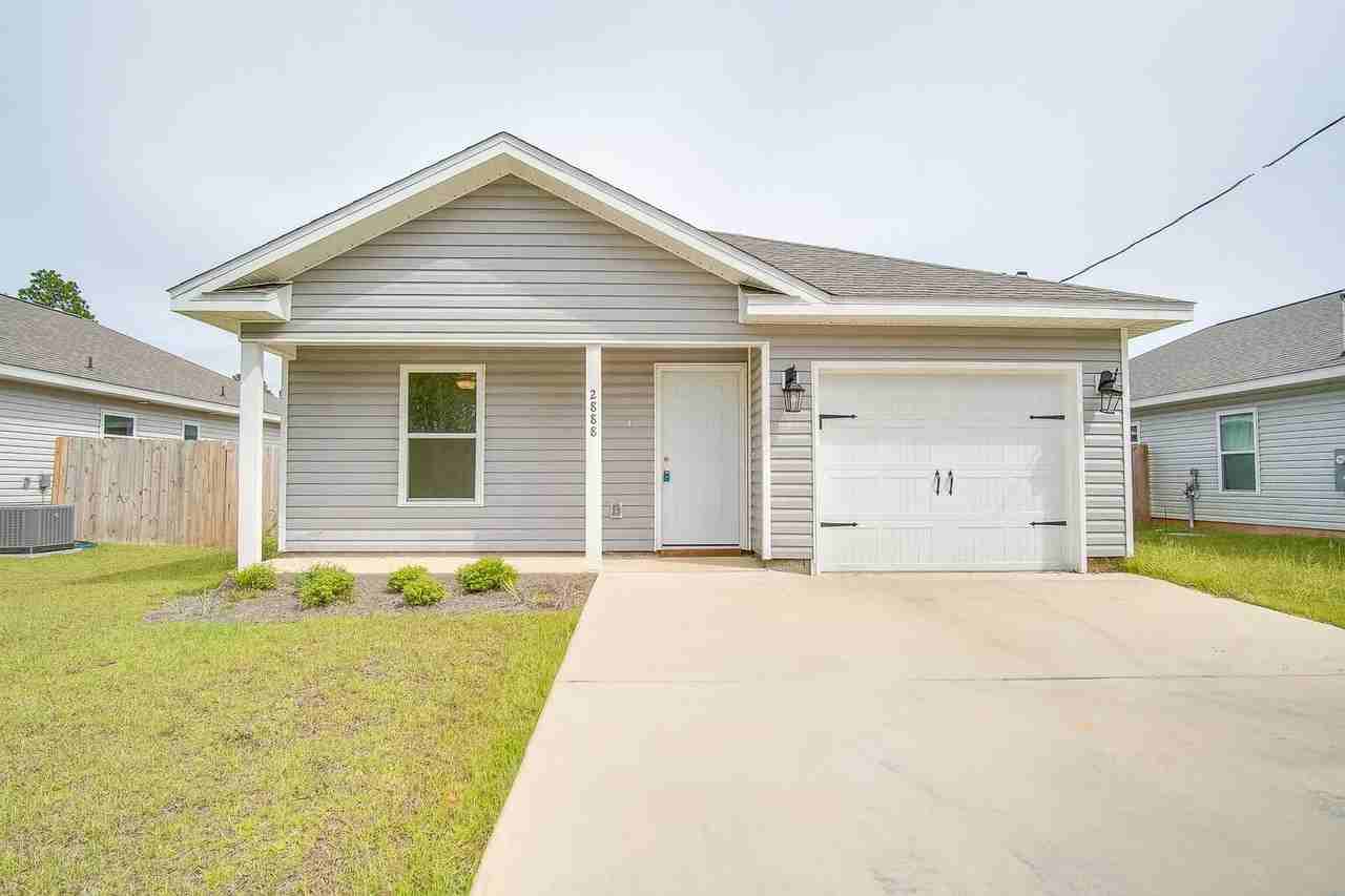 2888 N 24th Ave - Photo 2 of 26