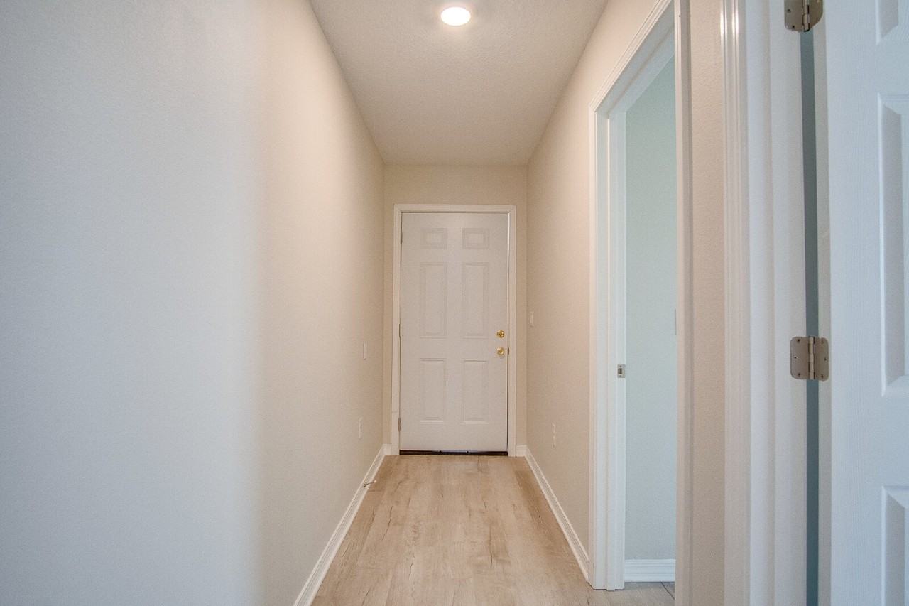 2888 N 24th Ave - Photo 3 of 26