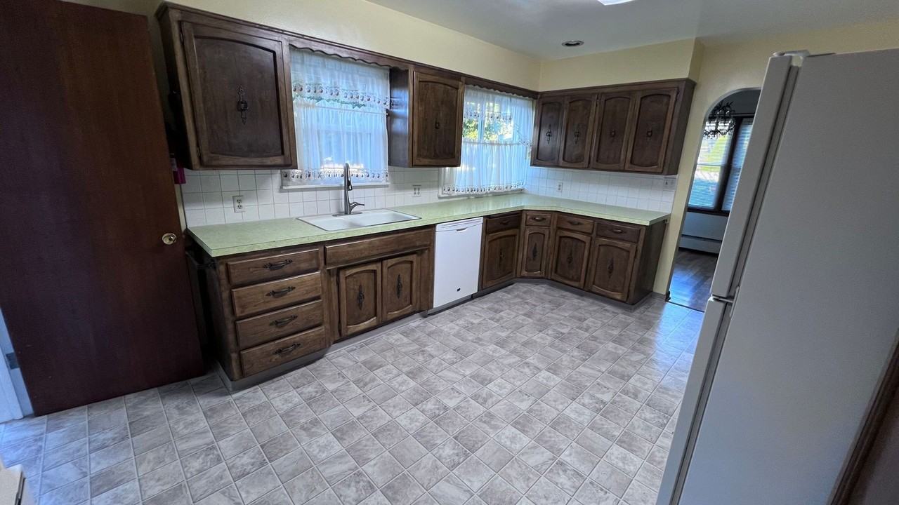 3727 East 24th Avenue - Photo 5 of 19