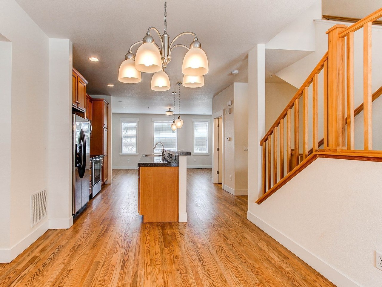 3441 N Xenia St - Photo 4 of 32