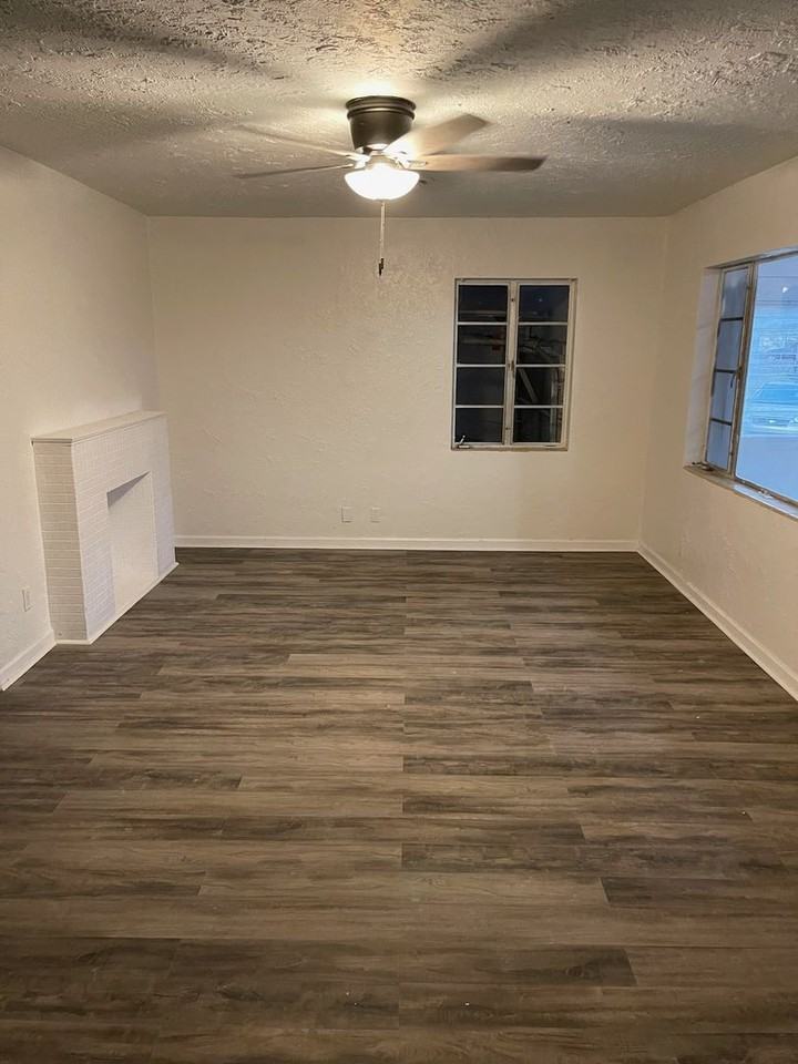 1117 Colonial Rd - Photo 4 of 5