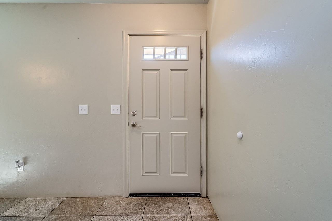 720 E. Lester St. - Photo 7 of 26