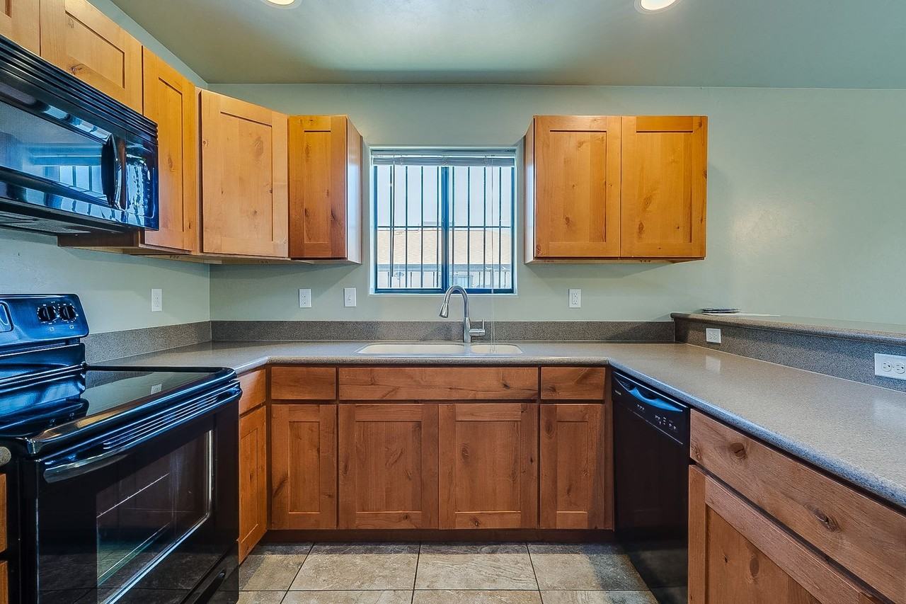 720 E. Lester St. - Photo 6 of 26