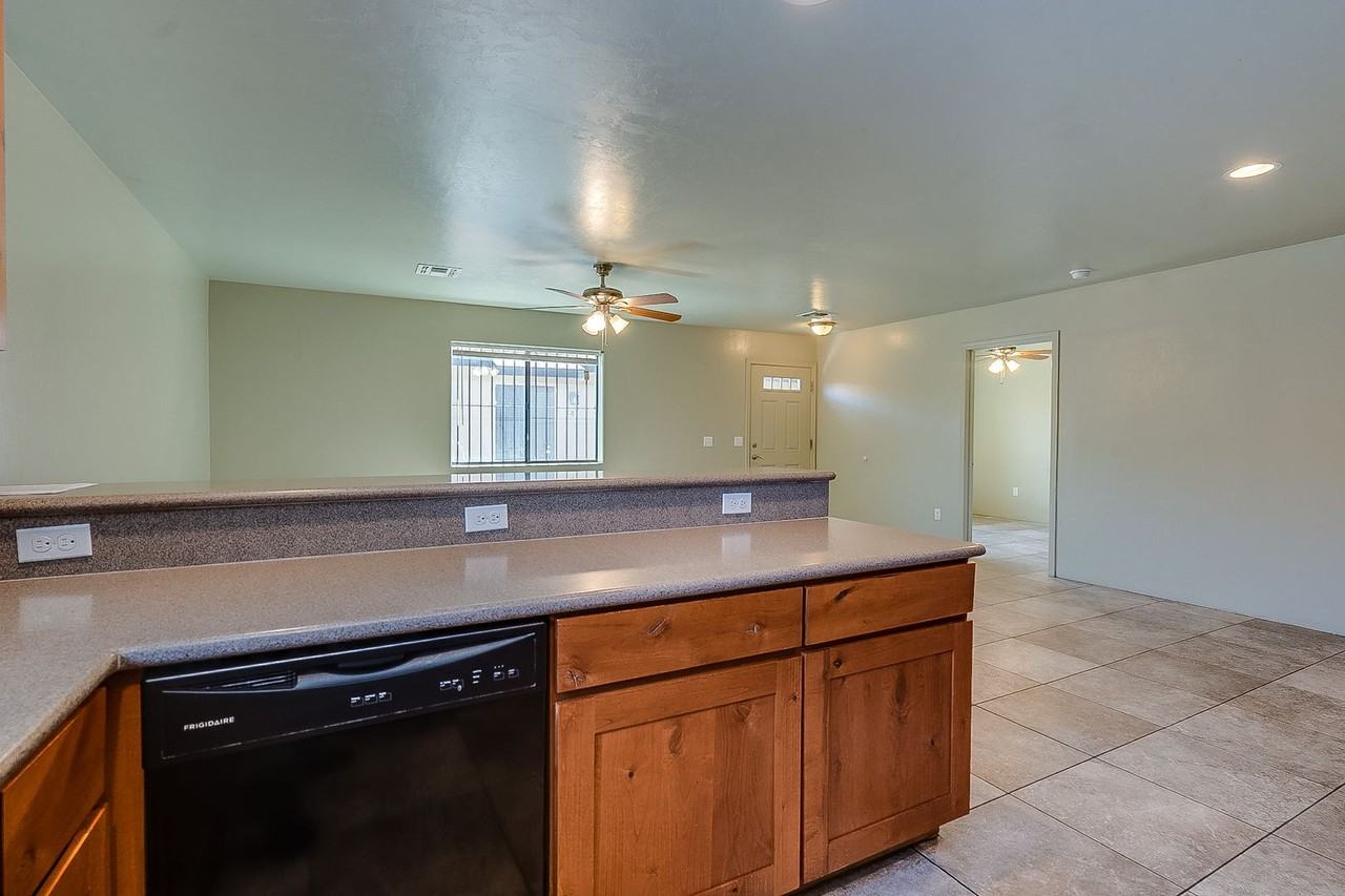 720 E. Lester St. - Photo 7 of 26