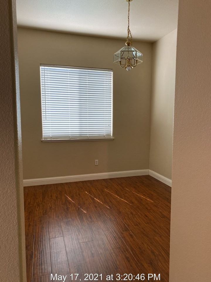 2300 Bastona Dr - Photo 5 of 21