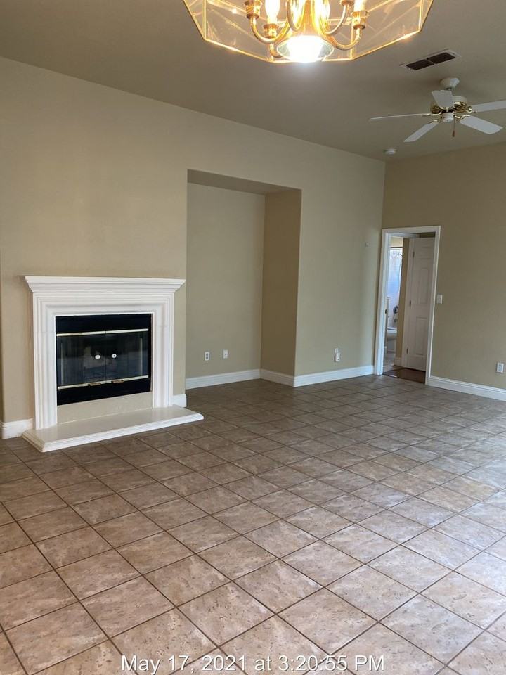 2300 Bastona Dr - Photo 6 of 21