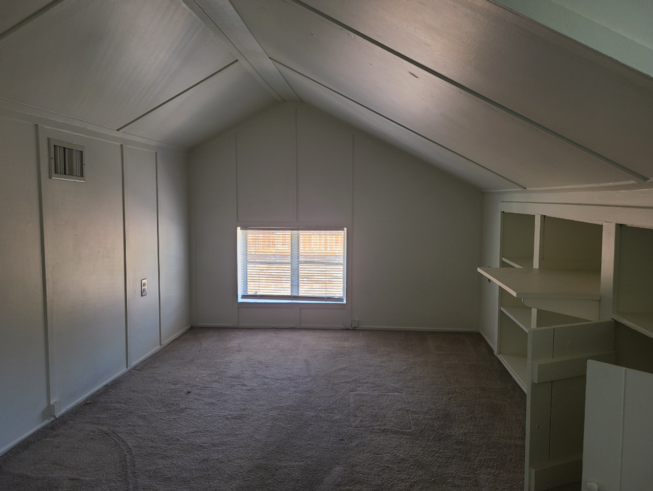 10th and Hughes ( 816 E. 10th St. & 815 E. Hughes St. ) - Photo 4 of 36