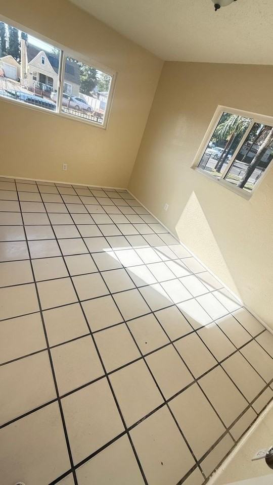 BLUHAR01 - Photo 3 of 18